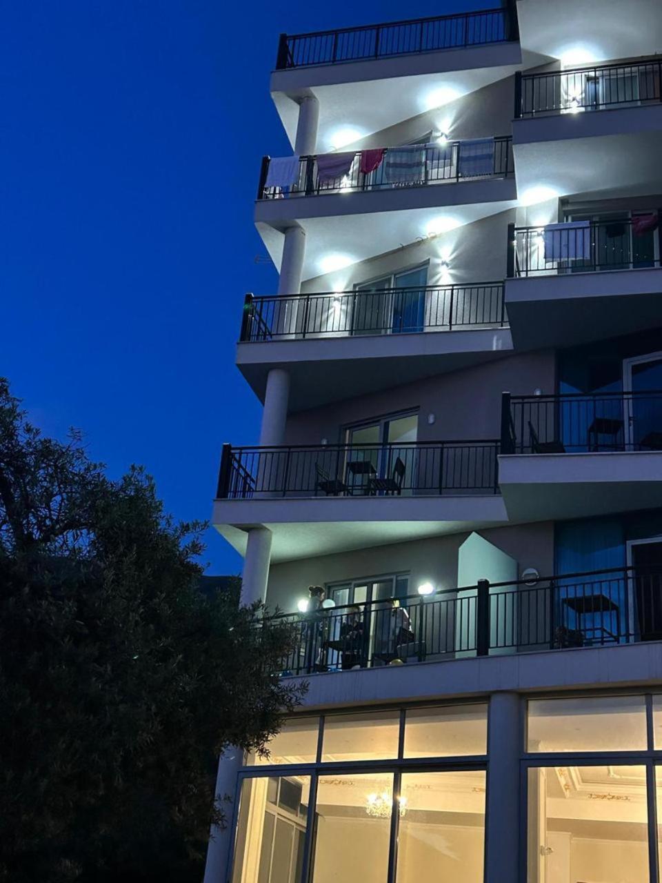 Hotel Borshi 외부 사진